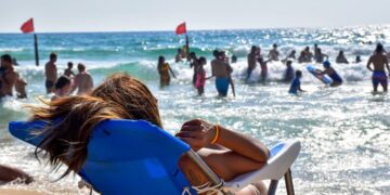 A Guide To Romantic Body Language